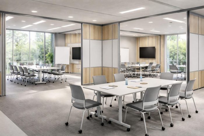 centre formation inssi propose des salles modulables équipées de cloisons amovibles et de mobilier empilable steelcase, offrant un espace flexible et adapté à tous vos besoins pédagogiques.