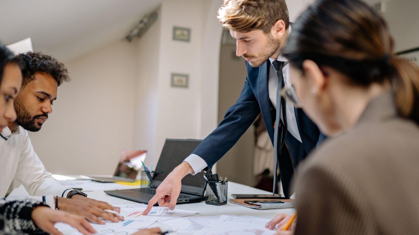 Passer de micro-entreprise à entreprise individuelle : tout ce qu'il faut savoir