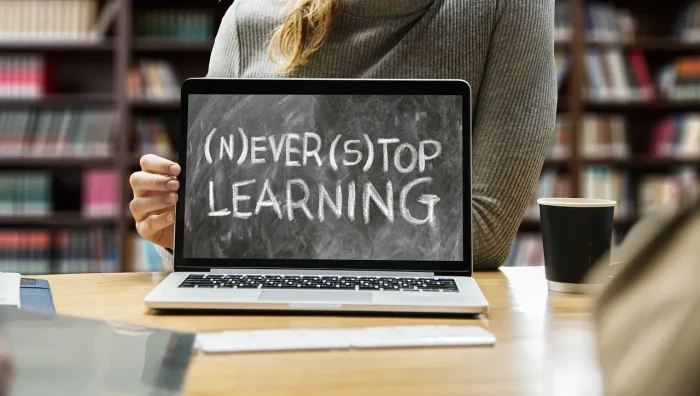 Comparatif des formations en finance pour les jeunes professionnels